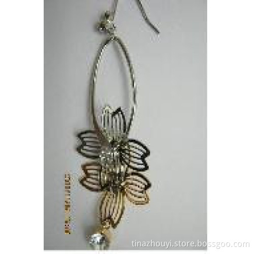 new fashion hollow cut earrins